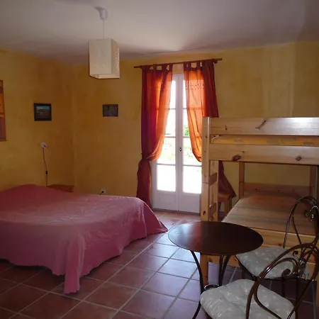 Bed & Breakfast La Ferme Du Petit Segries 3*